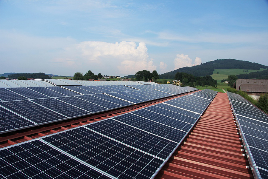 Zonnepanelen: Een Energiebron voor de Toekomst van Grond-, Weg- en Waterbouw