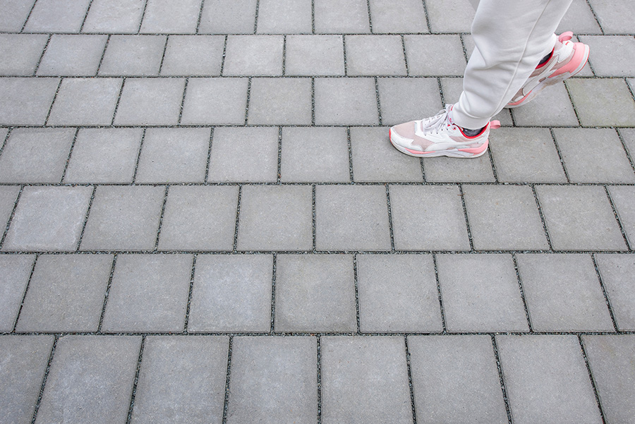 Hybride waterdoorlatende klinker nu ook met BENOR-keurmerk