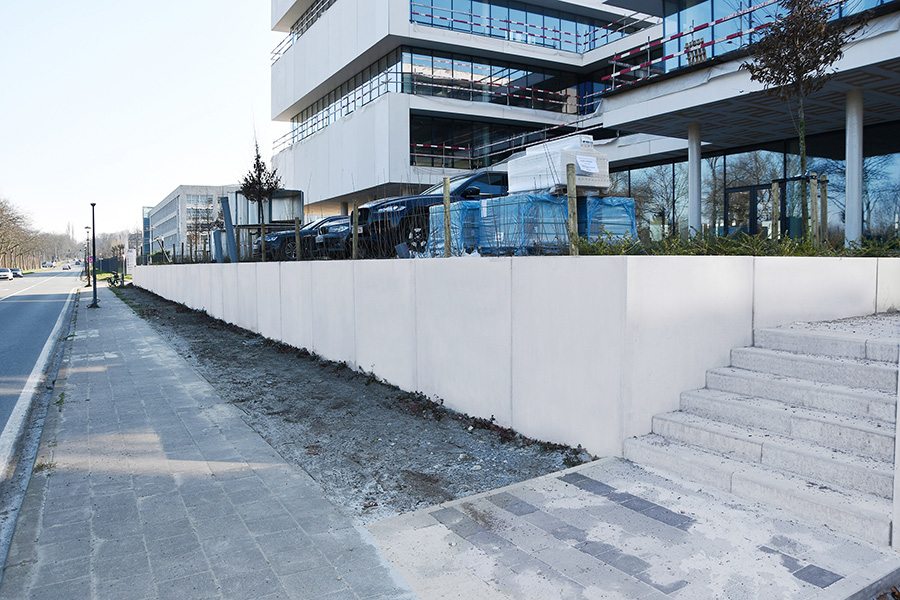 Snelle en efficiënte levering van 200 lm keerwanden voor businesspark