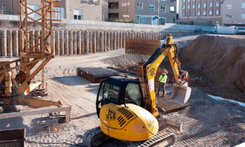 Wegenwerkers en rioolleggers: nieuw in de top tien knelpuntberoepen 12