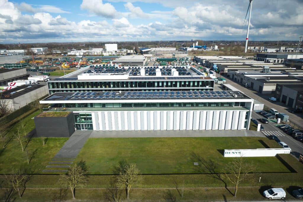 Eerste Belgische speler met compacte 45 Ton 100% elektrische HDD boormachines
