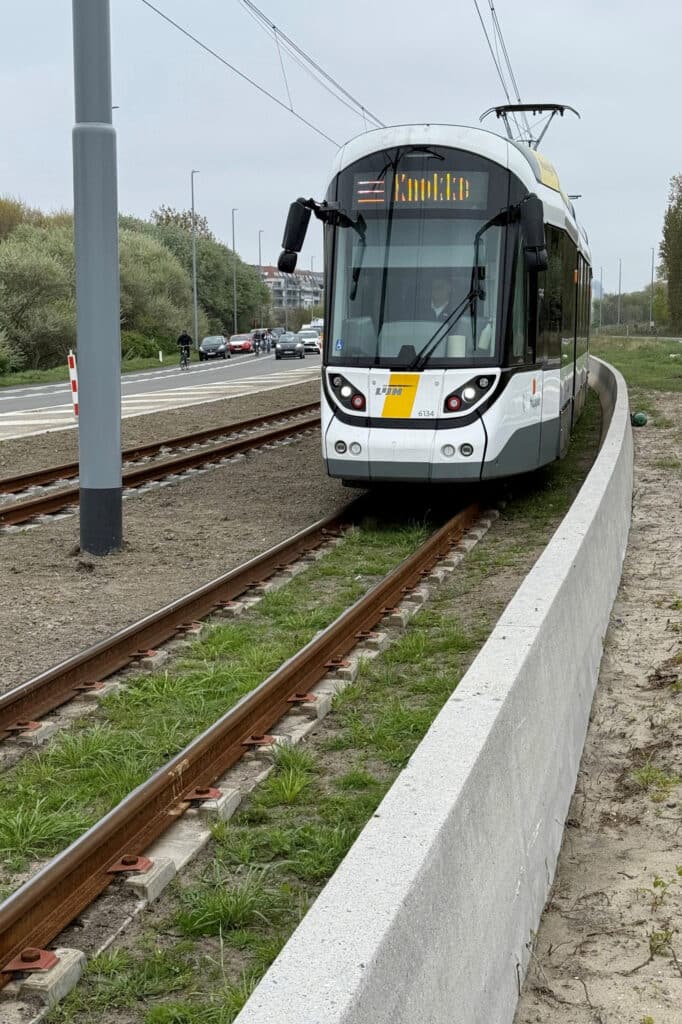 Primeur: kennis en ervaring gebundeld voor allereerste tramproject met laddertracksysteem in België 2