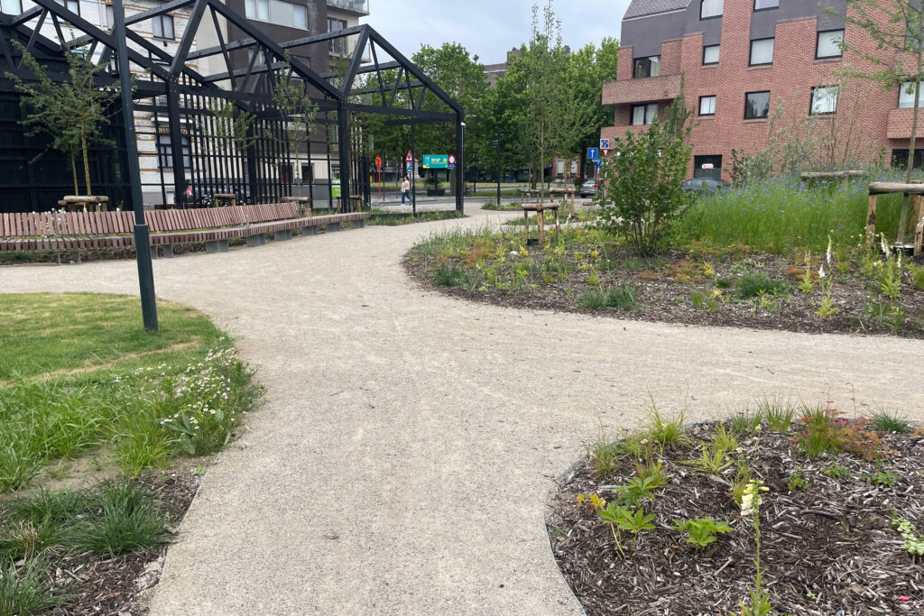 "Natuurlijk mooi en technisch sterk: voetpaden met Koersmix maken het verschil" 3