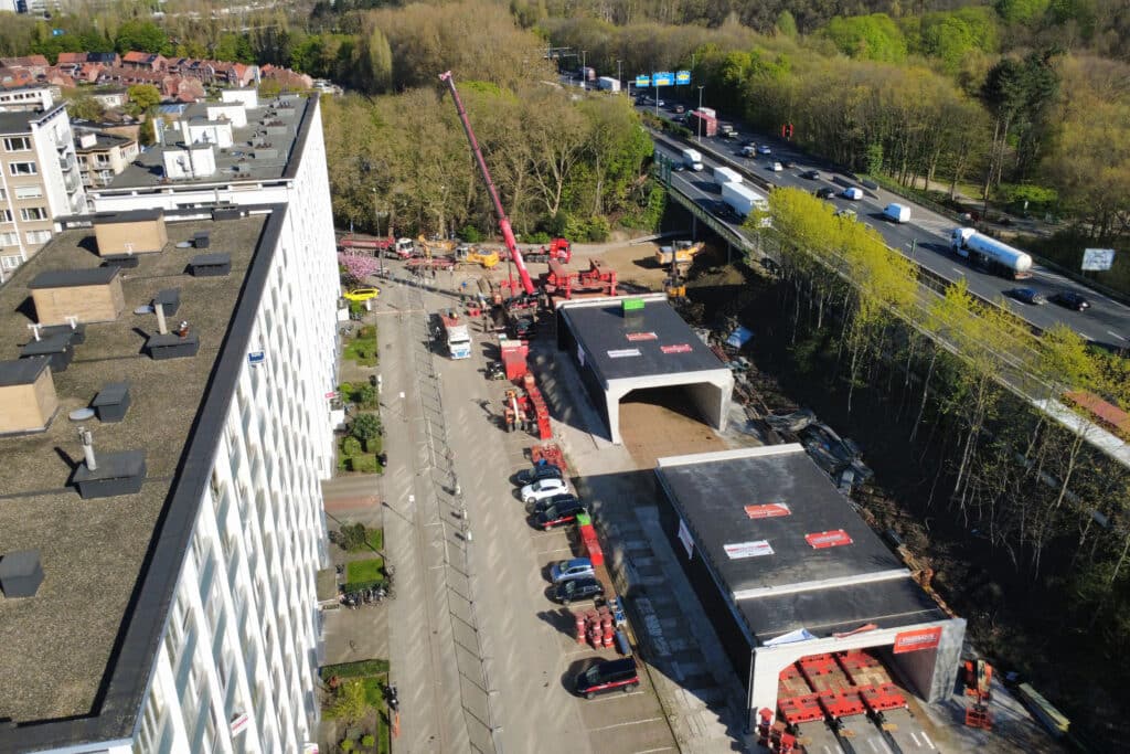STADBADER CONTRACTORS stelt E313 terug open na huzarenstuk 1