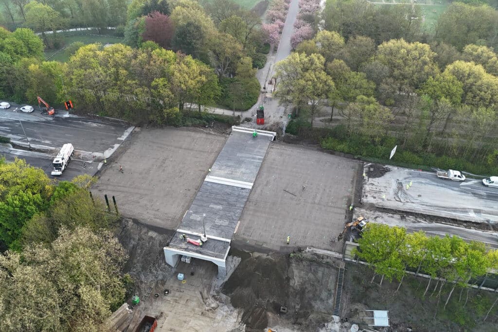 STADBADER CONTRACTORS stelt E313 terug open na huzarenstuk 4