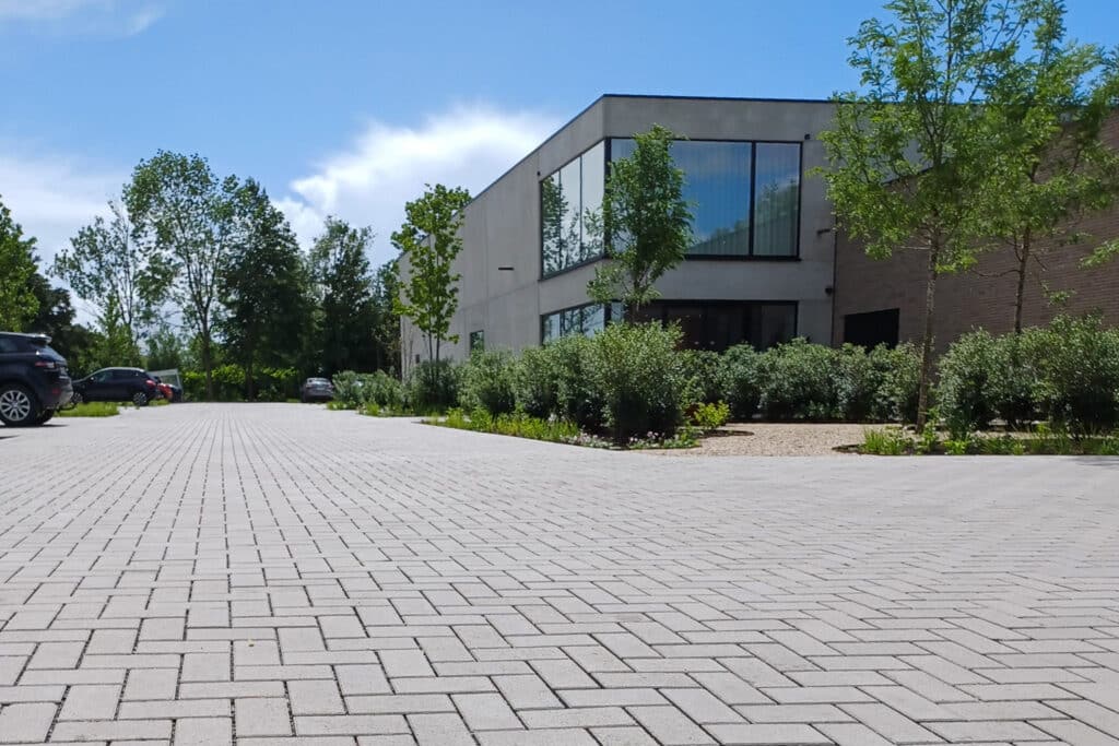 Betonstraatsteen combineert waterdoorlatendheid met een sterke en esthetische afwerking 5