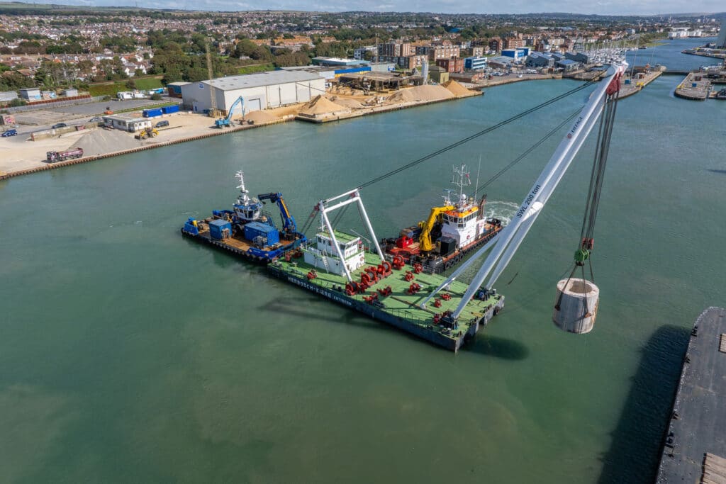 Specialist in zware hijswerken, van scheepsberging tot sluisdeuren 2