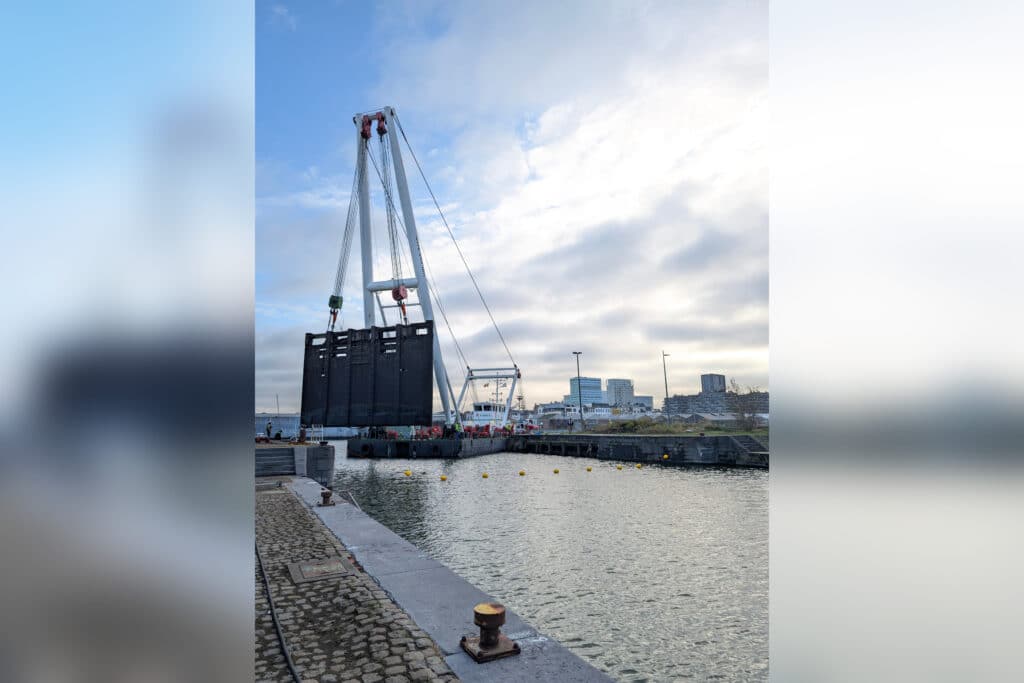 Specialist in zware hijswerken, van scheepsberging tot sluisdeuren 1