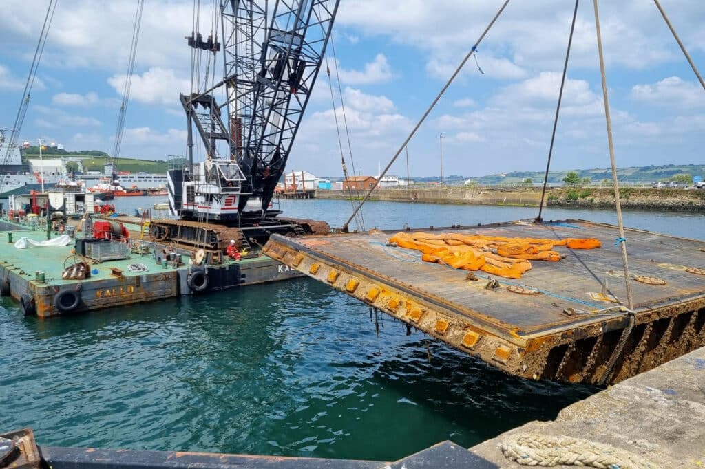 Specialist in zware hijswerken, van scheepsberging tot sluisdeuren 4