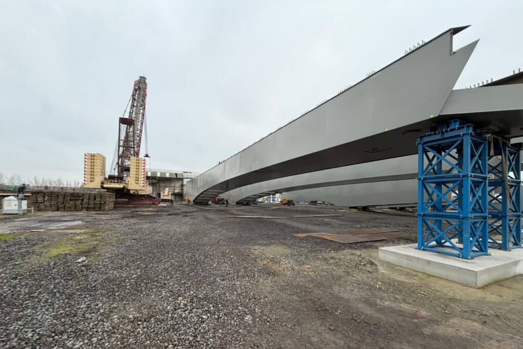 Nieuwe brug van E42/A15 over Centrumkanaal: een technisch en menselijk hoogstandje 6