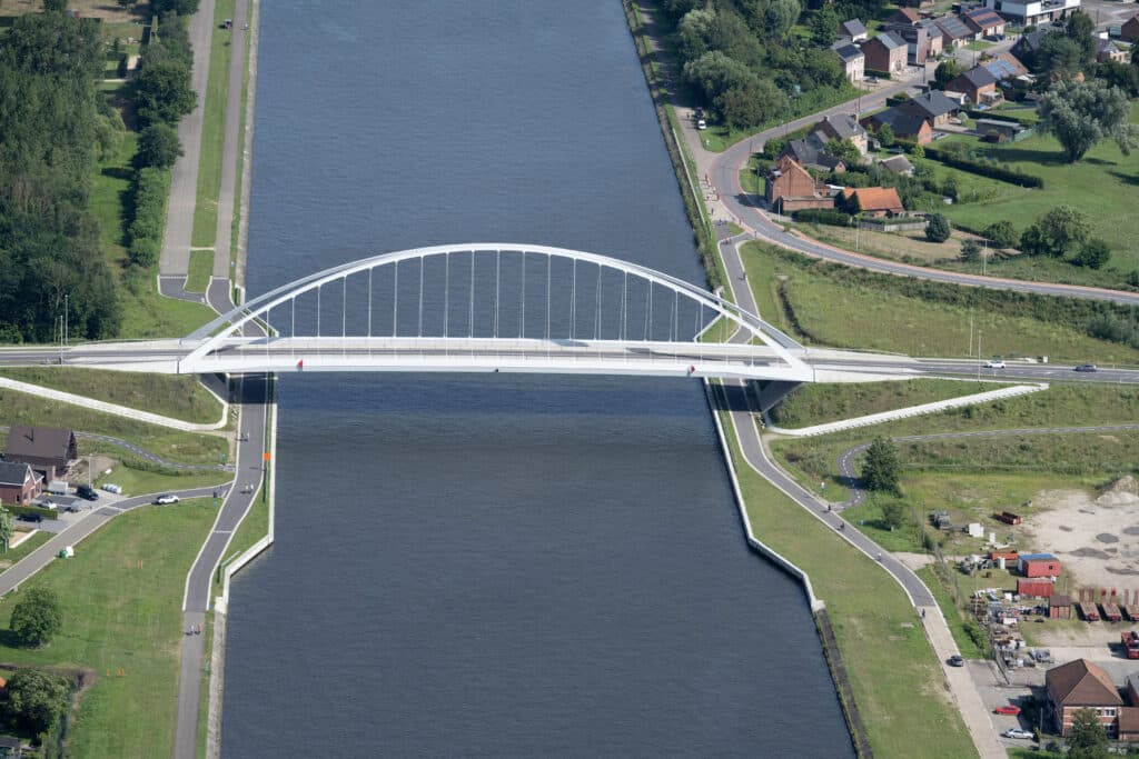 Fietsbrug Wijnegem vormt sluitstuk van groots bruggenprogramma Albertkanaal 4