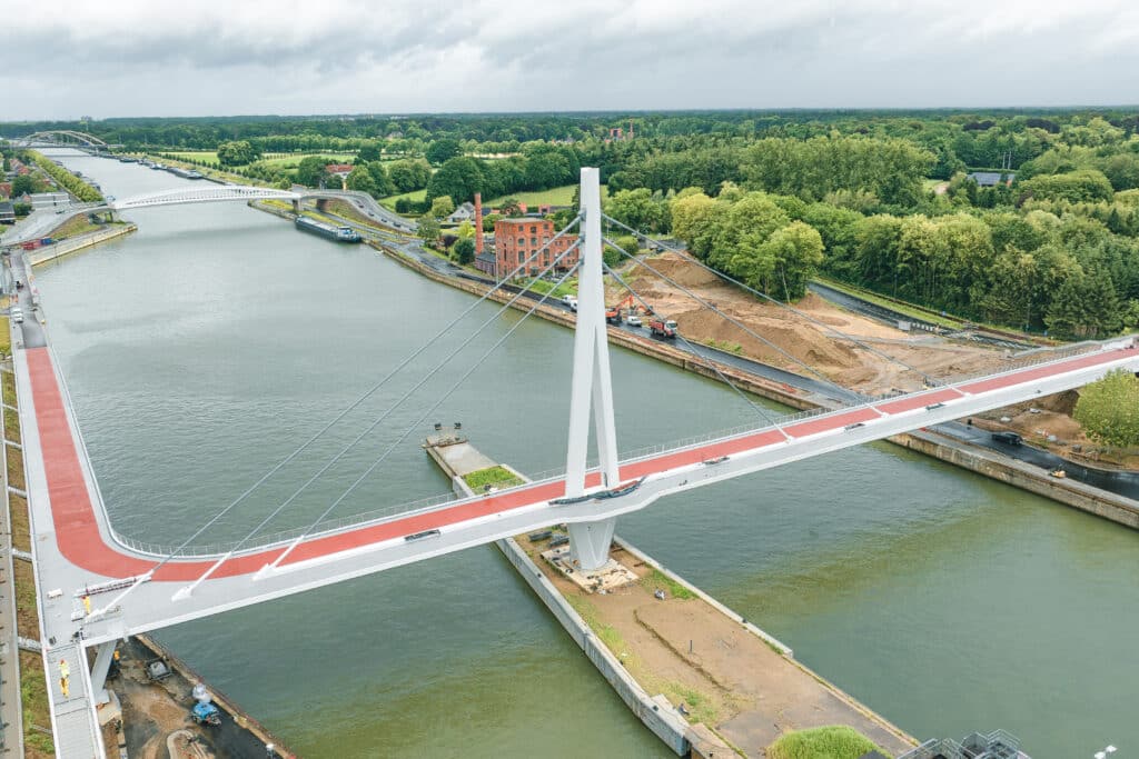 Fietsbrug Wijnegem vormt sluitstuk van groots bruggenprogramma Albertkanaal 1