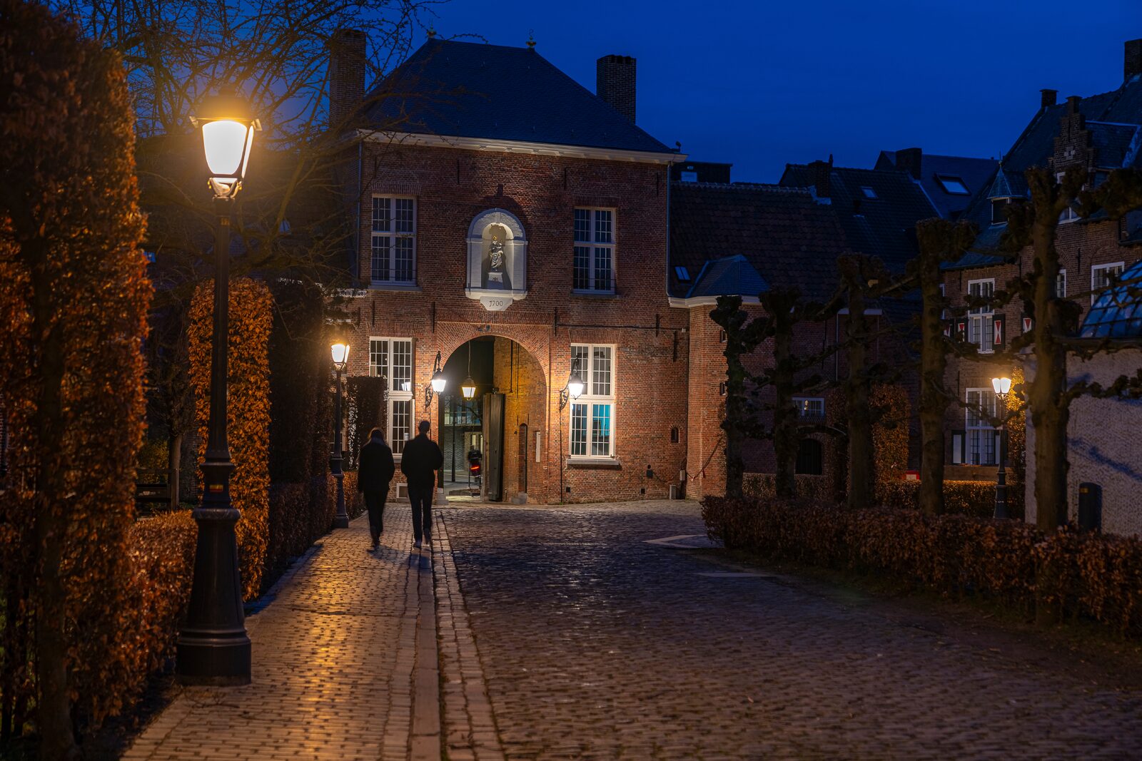 Nieuwe verlichting bewaart historische sfeer van Turnhouts Begijnhof