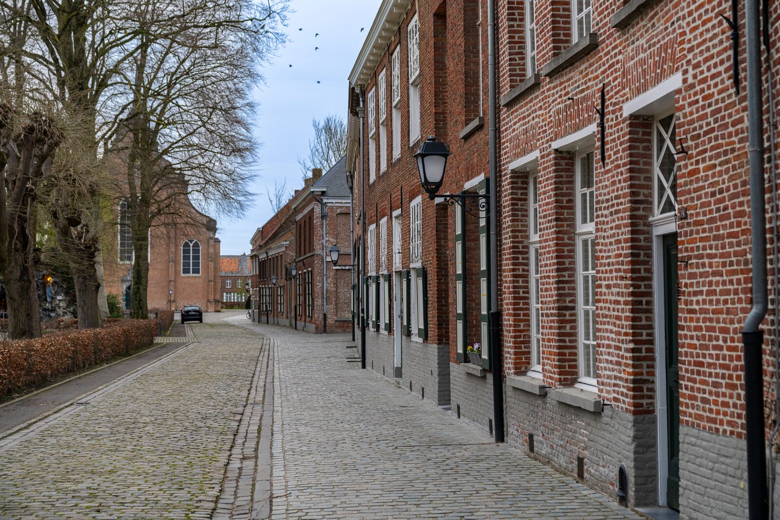 Nieuwe verlichting bewaart historische sfeer van Turnhouts Begijnhof 1