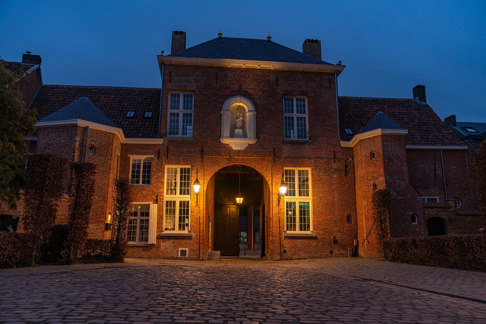 Nieuwe verlichting bewaart historische sfeer van Turnhouts Begijnhof 5